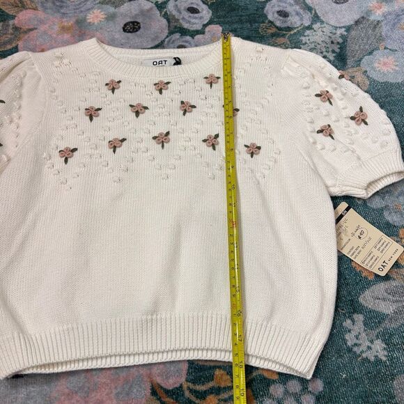 NWT Oat New York Sweater Small White Floral rosette Short Sleeve Cropped Knit To - Picture 8 of 12